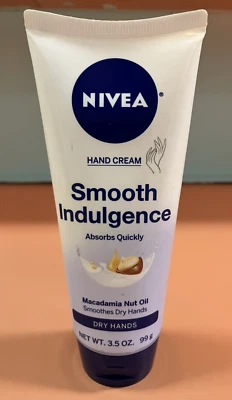 Nivea SMOOTH INDULGENCE Hand Cream Macadamia Nut Oil FRANCE Original 3.5 oz. HTF - Image 1 of 4