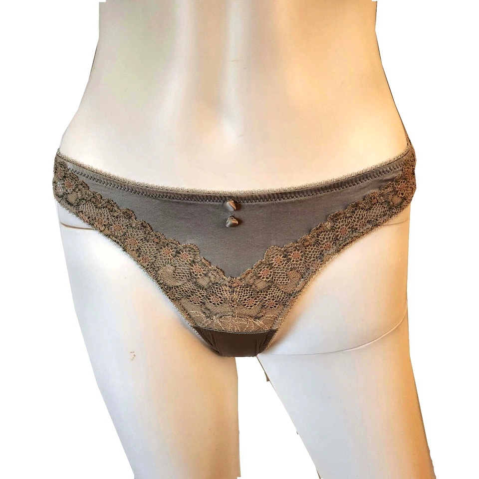 Tanga de satén de encaje vintage Elle MacPherson Foto 1 de 4