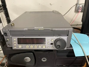 Sony J-10SDI compact player - Picture 1 of 1