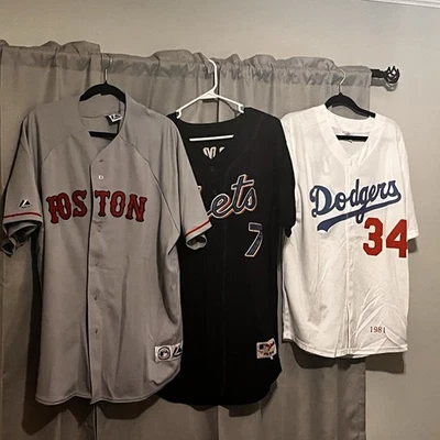 Camisetas todos los deportes. Fútbol. Baloncesto y béisbol usado pero en buen estado. Foto 1 de 4