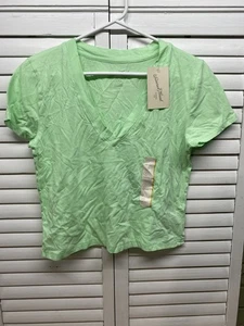 Women's Short Sleeve V-Neck T-Shirt Universal Thread Green Size Small NWT - Picture 1 of 3