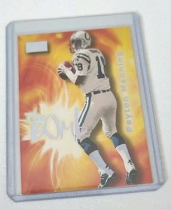 2000 SkyBox #7 B Peyton Manning La Bomba B9R2C86 - Foto 1 di 2