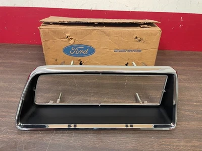 Ford LTD 1971 Galaxy 500 LH luz trasera bisel moldura nos 1025 Foto 1 de 4