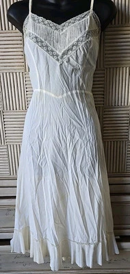Camisón vintage Barbizon Dacron de nailon sin cordones para mujer Miss 12 marfil plisado con volantes Foto 1 de 4