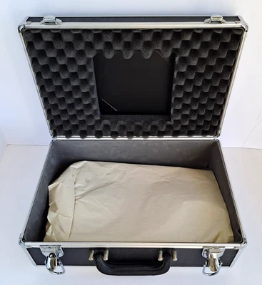 Maletín promocional Air Jordan 17 XVII 2002 OG METAL ESTUCHE NEGRO METÁLICO PLATEADO RARO Foto 1 de 4