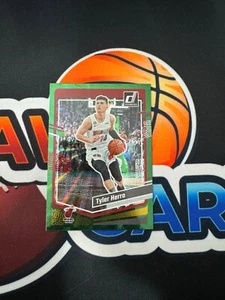 2023-24 PANINI DONRUSS GREEN LASER HOLO PARALLEL #27 TYLER HERRO MIAMI HEAT - Picture 1 of 2