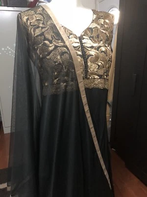 印度-巴基斯坦 Salwar-Medium 38 重型工作 Anarkali 连衣裙-黑色带金色 Zari — 第 1/4 张图片