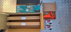 Makita DFR550 Akku-Magazinschrauber + 2 x Akkus 1850B + Magazinschrauben + Hobel - Bild 1 von 3