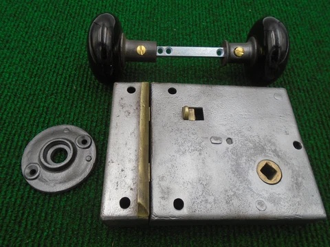 EARLY CARPENTER STYLE PASSAGE LOCK w/SLIDING DEAD BOLT, NICE (16940-1) Cover
