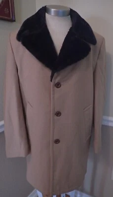 VTG Field & Stream Camel Wool Coat Faux Fur Collar & Lining Leather Buttons 40 - Image 1 of 4