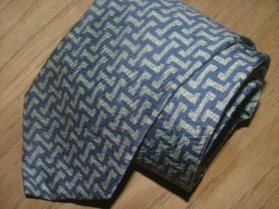 CORBATA PARA HOMBRE ARMANI COLLEZIONI 100% SEDA HECHA EN ITALIA GRIS AZUL GEOMÉTRICA #0294 Foto 1 de 4