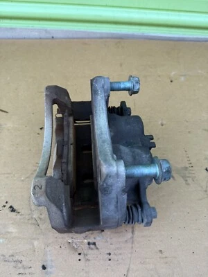 ✅OEM NISSAN ROGUE INFINITI Q50 QX50 Q60 FRONT RIGHT BRAKE CALIPER W/O BRAKE PADS - Image 1 of 4