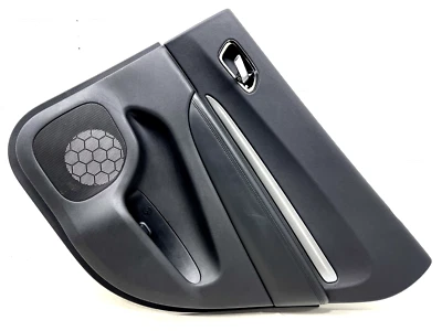 Dodge Durango GT 2018-2022 puerta trasera derecha panel de tarjetas OEM 6CV805X9AC Foto 1 de 4