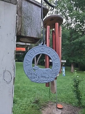 Letrero colgante de bienvenida de vaca de hierro fundido Foto 1 de 4