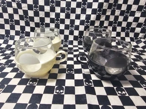 Vintage Mid Century Modern MCM Pyrex halbe Punkte schwarz & weiß Roly Poly Tasse Set - Bild 1 von 6