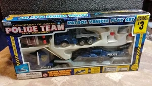 Dolgencorp Police Team Patrol Vehical Play Set a batteria. - Foto 1 di 3