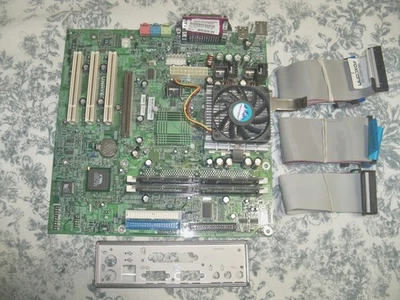 Placa madre Compaq UWAVE3 + CPU + ventilador/disipador térmico + RAM + placa de E/S + cables PROBADOS Foto 1 de 4