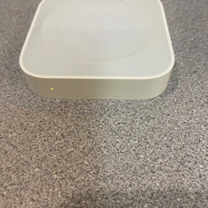 Apple AirPort Express A1392 – router bezprzewodowy i audio AirPlay – dwuzakresowy (A127) - Zdjęcie 1 z 4