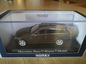 Mercedes C-klasse 1/43 - Foto 1 di 6