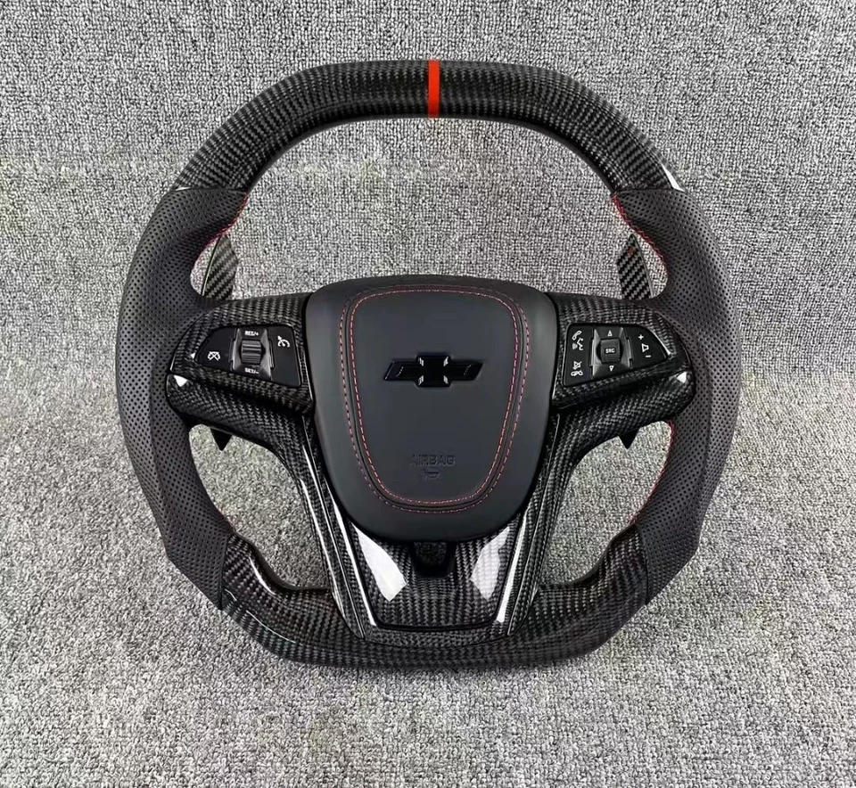 Volante Camaro 2013 personalizado cuero rojo perforado + cuero negro Napa Foto 1 de 1