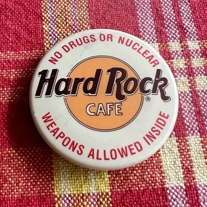 Vintage 80s Hard Rock Cafe No Drugs Nuclear Weapons Inside Pin Back Button 1.5" - Bild 1 von 2