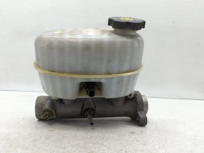 2003-2007 Chevrolet Silverado 2500 Brake Master Cylinder WT14V - Image 1 of 4