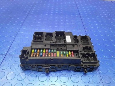 Lincoln MKC 2017 caja de fusibles de conexión inteligente multifunción OEM GJ7T15604ADC Foto 1 de 4