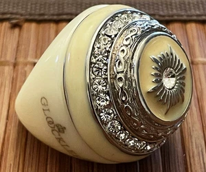 Pompöös Ring by Harald Glööckler + Elfenbeinfarbig + 18mm + Designerring + - Bild 1 von 6