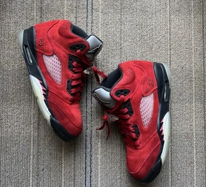 Air Jordan 5 Retro GS Size 5.5Y Raging Bull 2021 Red Suede Black 440888-600 Nike - Picture 1 of 7