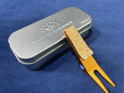 Scotty Cameron M&G Clip Pivot Tool - Subway Wasabi Peace Sufer - Orange - Image 1 of 4