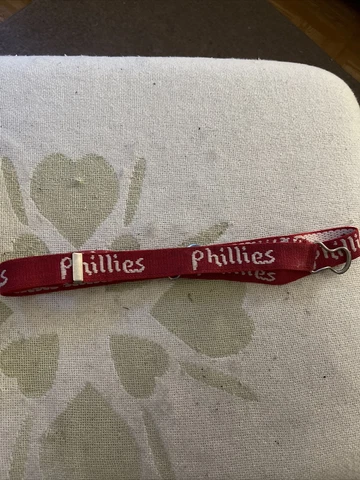 VINTAGE RARE Philadelphia Phillies Adjustable Stretchy Belt Cover