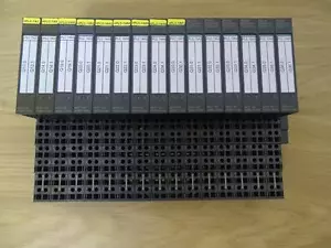 Siemens 6ES7 132-4HB01-0AB0 S7 Digital Output Module - Picture 1 of 5