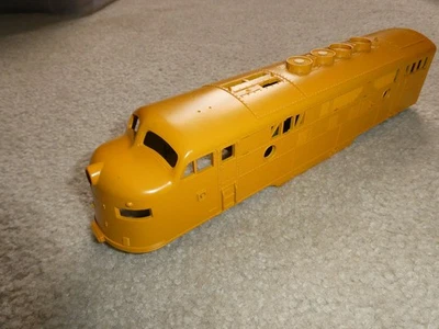 Carroceria de locomotiva diesel amarela NP amostra escala O MTH 12,5" de comprimento - Imagem 1 de 3