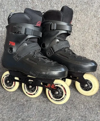 Powerslide Zoom schwarz 100 Tri Wheel aggressive Inline Skates US Größe 10-10,5 SCHÖN! - Bild 1 von 4