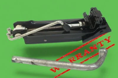 05-2014 VW VOLKSWAGEN JETTA EOS GTI Juego de llaves de tuerca de repuesto para cambio de neumáticos de repuesto Foto 1 de 4