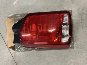 Original VW T6.1 Rückleuchte Links – 7LA945095A – Halogen – Leicht gebraucht - Picture 1 of 6