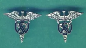 PAR DE ALFILERES DE COLLAR DE SERVICIO MÉDICO PARA MUJERES OFICIALES DEL EJÉRCITO - Imagen 1 de 1