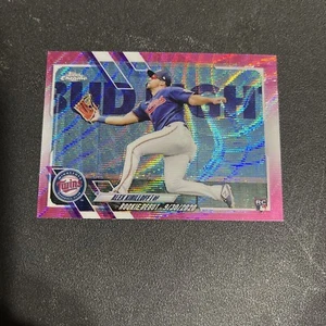 2021 Topps Chrome Update Baseball Alex Kirilloff Pink Wave Refractor RC #USC11 - Picture 1 of 2