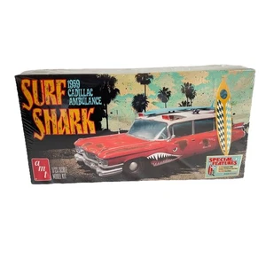 AMT 1959 Cadillac Ambulanza Surf Shark Scala 1:25 Plastica Modellino Auto Kit 1242 NUOVO - Foto 1 di 7