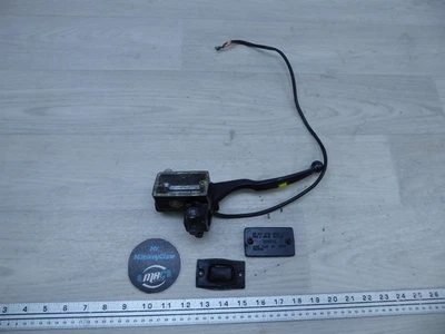 Suzuki GS1100G S20707 1982. freno delantero cilindro maestro y palanca Foto 1 de 4