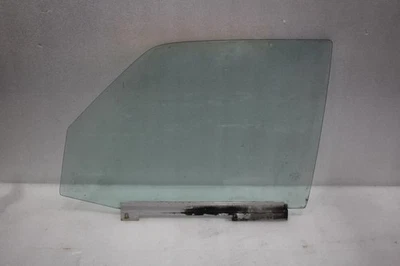 Mercedes 300SD W126 1983 lado izquierdo del conductor puerta delantera ventana de cristal Foto 1 de 4