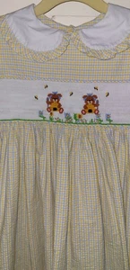 Remember Nguyen Vintage Smocked Embroidered Bears Bees Seersucker Dress Size 5 - Picture 1 of 11