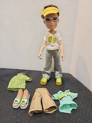 Bratz Boyz Dylan Fashion Muñeca MGA 2002 Visera Gafas Zapatos Sandalias Pantalones Cortos Camisa Foto 1 de 4