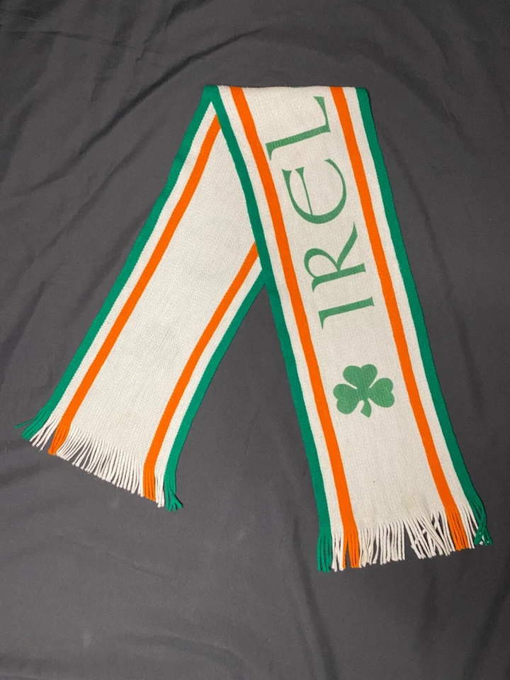 RARO Vintage IRLANDA Bufanda de Fútbol Equipo Nacional de Fútbol Años 80 Retro Foto 1 de 4