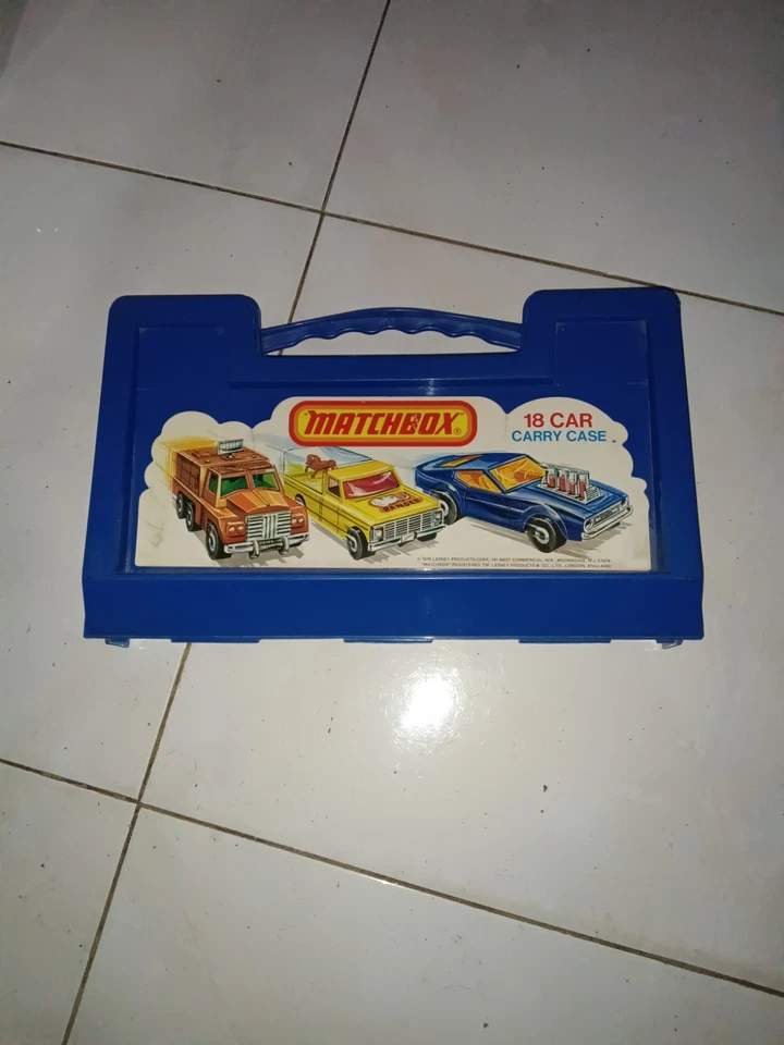 1976 Matchbox Superfast Plastic 18  Diecast Car Carry Case - Image 1 of 3