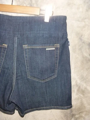 NUEVO SIN ETIQUETAS ROCK & REPUBLIC DENIM RX FEVER PULL ON PANTALONES CORTOS DE MEZCLILLA TALLA 18... WOW Foto 1 de 4