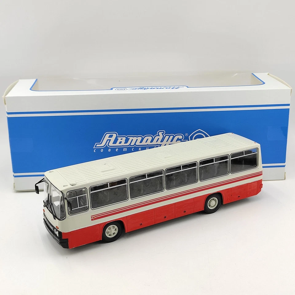 1/43 Soviet Tourist Ikarus 256 Moscow Large Sightseeing Bus Plastic Model 900469 - Image 1 of 4