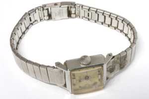 Seiko 1104-7000 manual wind lady watch Japan for repairs or for parts -13440 - Imagen 1 de 5