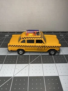 Schilling Yellow Cab Taxi New York Times Square Diecast Model Toy Pull Back & Go - Picture 1 of 11