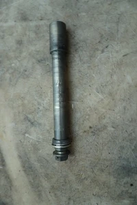 07 SUZUKI GSXR 1000 FRONT AXLE AND SHIM E-5469 - Picture 1 of 6